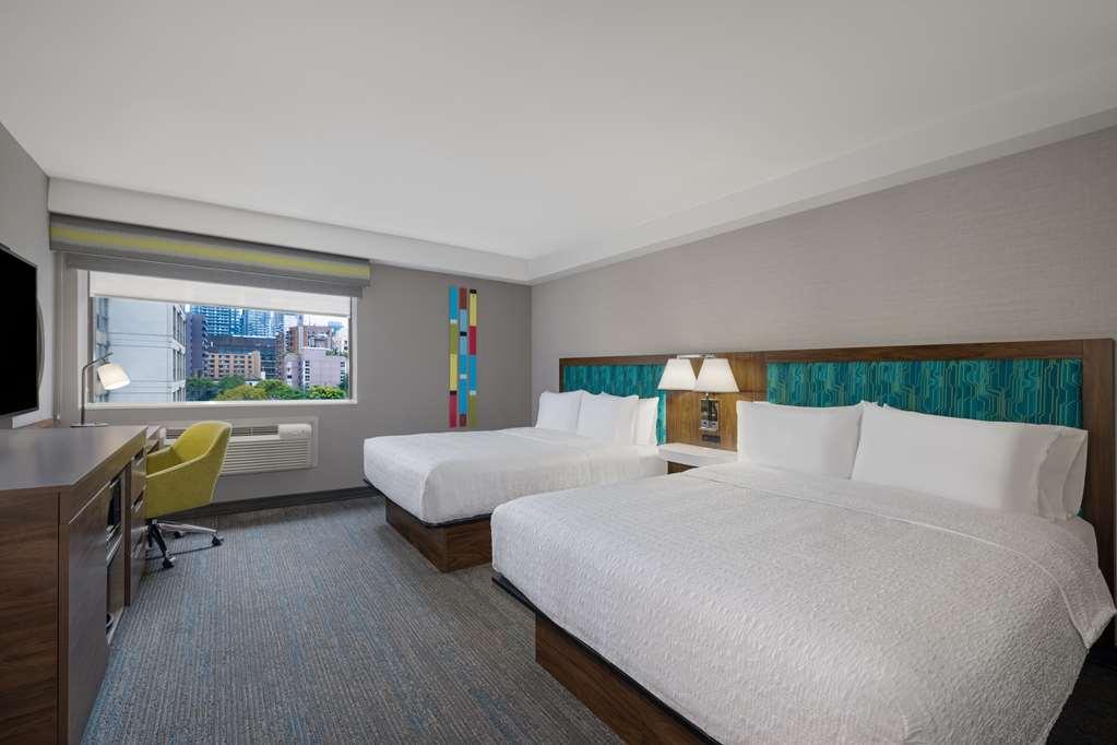 Hampton Inn & Suites By Hilton Toronto Downtown Room photo