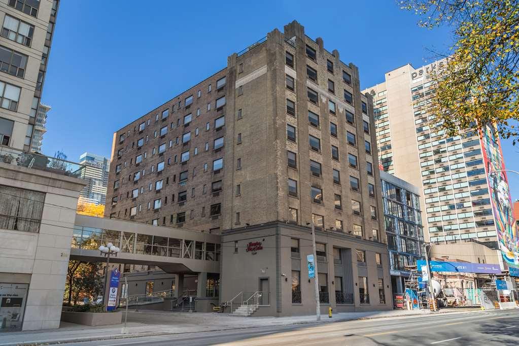 Hampton Inn & Suites By Hilton Toronto Downtown Exterior photo